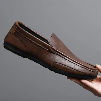 2023 Мужская кожаная повседневная обувь Брендовые лоферы Мокасины Дышащие слипоны Черные туфли для вождения Обувь Chaussure Homme