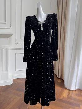 Женское черное бархатное длинное платье YIGELILA, Элегантное, с V-образным вырезом, с бриллиантами, с длинным рукавом, облегающее, трапециевидной формы, длиной до щиколоток, 67836